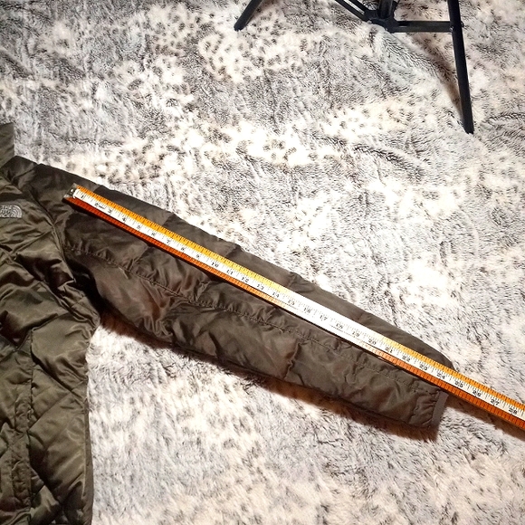 The North Face forest green 550 puffer coat - Picture 5 of 10